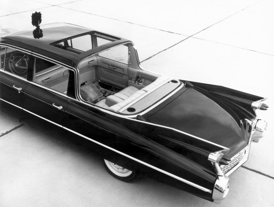 Детали экстерьера Cadillac Fleetwood Seventy-Five Special Limousine 1959 года  (фото 3 из 17)